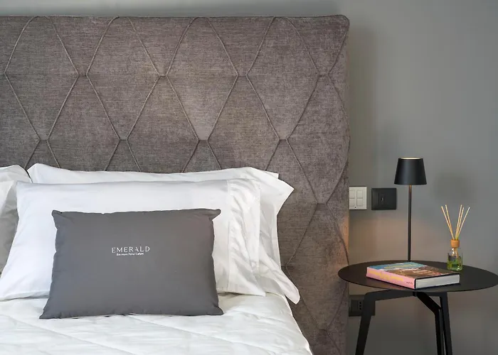 Emerald تْشيفالو