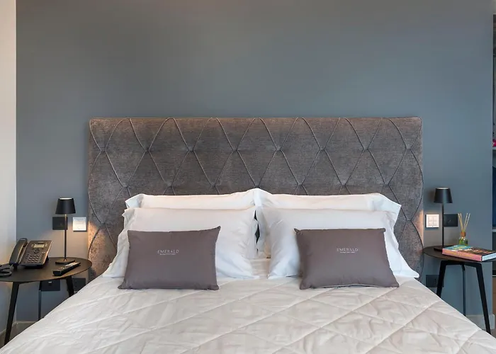 فندق Emerald تْشيفالو