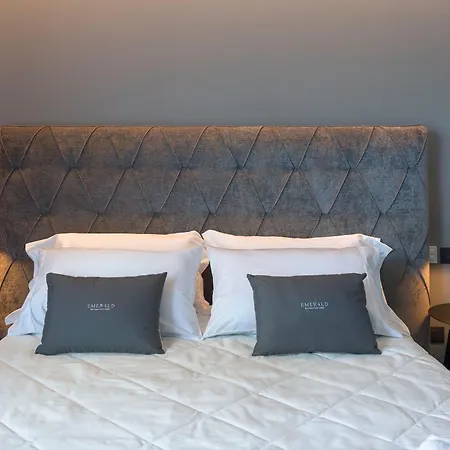 Hotel Emerald