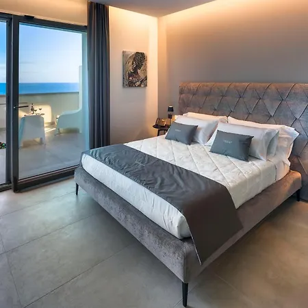 Emerald Hotel