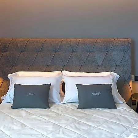 Hotel Emerald