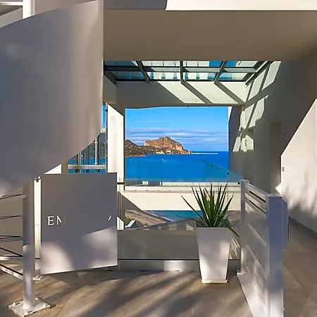 Hotel Emerald 4*